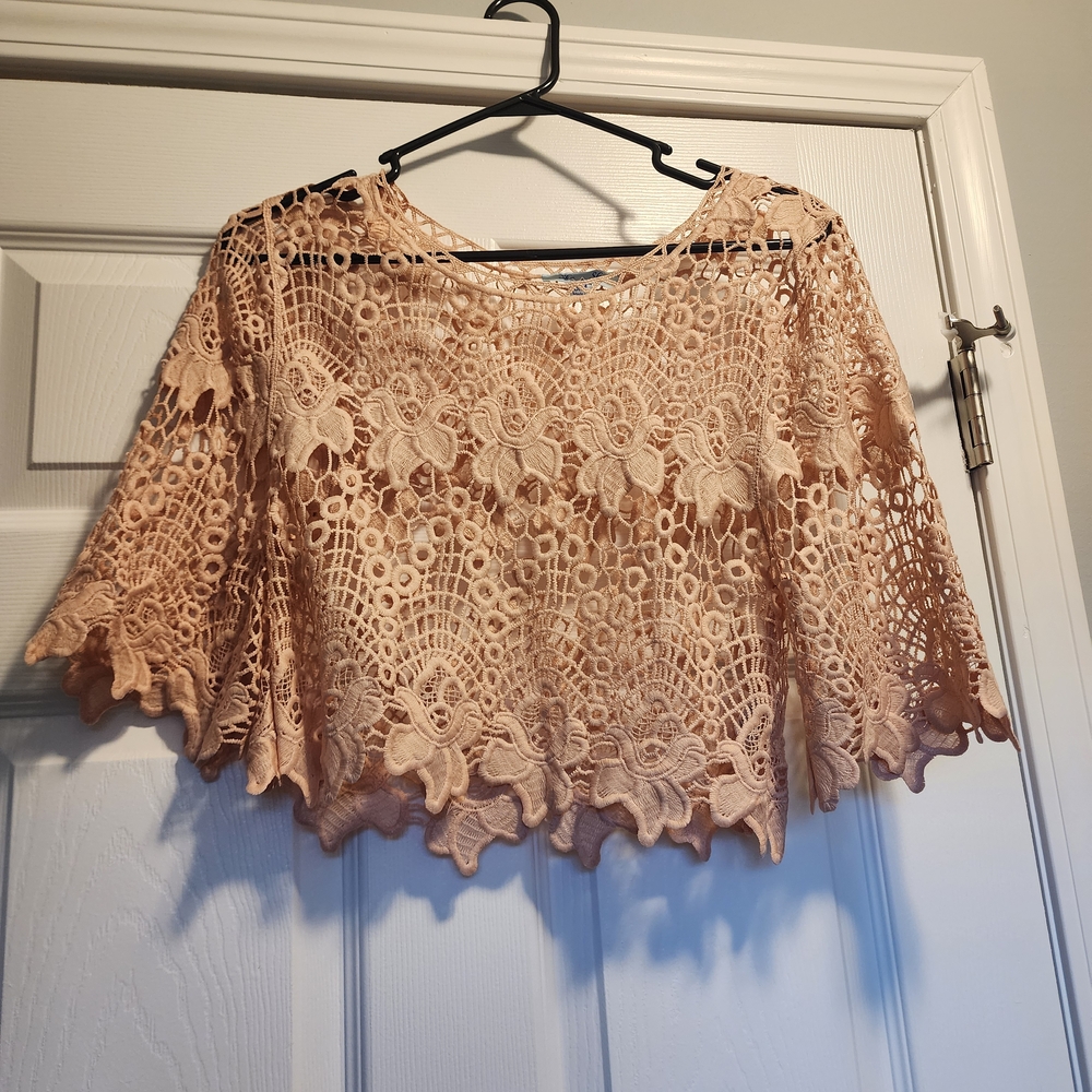 Elegant Lace Crochet Top - Peach